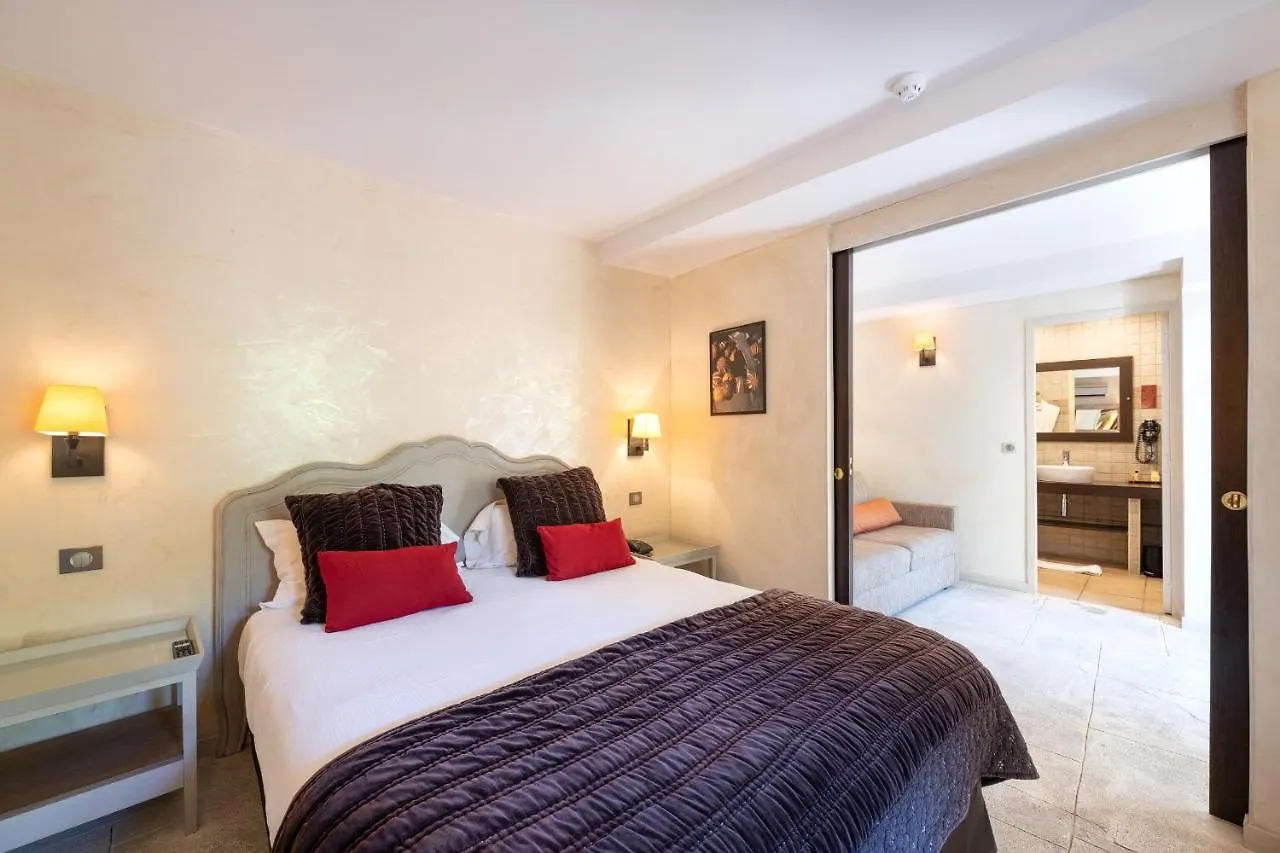 Hotel De La Fossette Le Lavandou 4*,